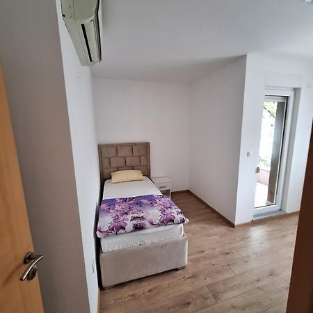 Apartment Enjoy Free Private Parking Мостар Екстериор снимка